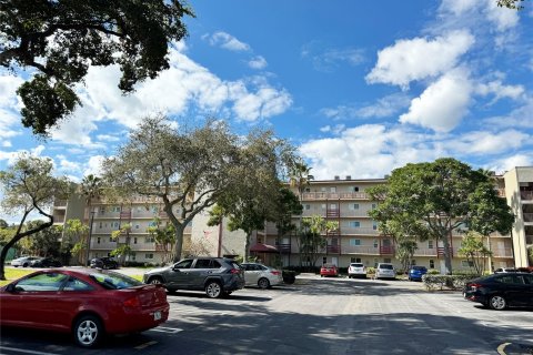 Condo in Pompano Beach, Florida, 2 bedrooms  № 1045471 - photo 5