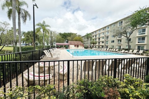 Condo in Pompano Beach, Florida, 2 bedrooms  № 1045471 - photo 6