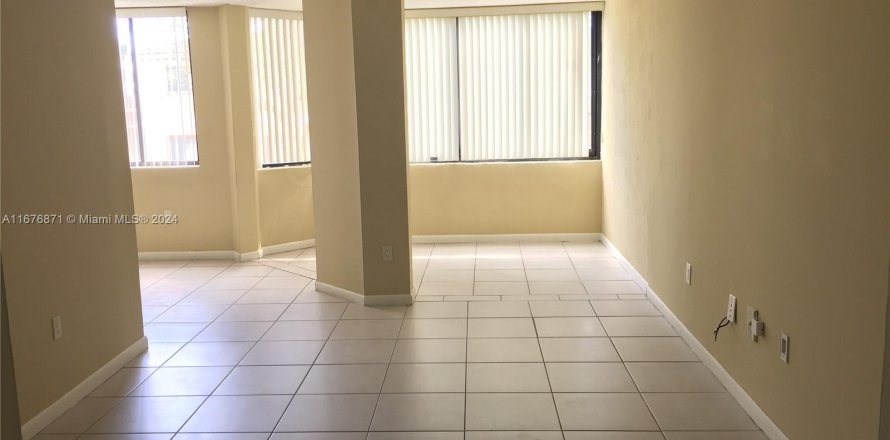 Condo in Miami, Florida, 2 bedrooms  № 1401427