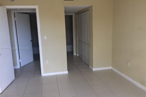 Condo in Miami, Florida, 2 bedrooms  № 1401427 - photo 14