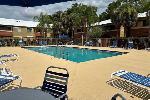 Condo in Casselberry, Florida, 2 bedrooms  № 1376956 - photo 5