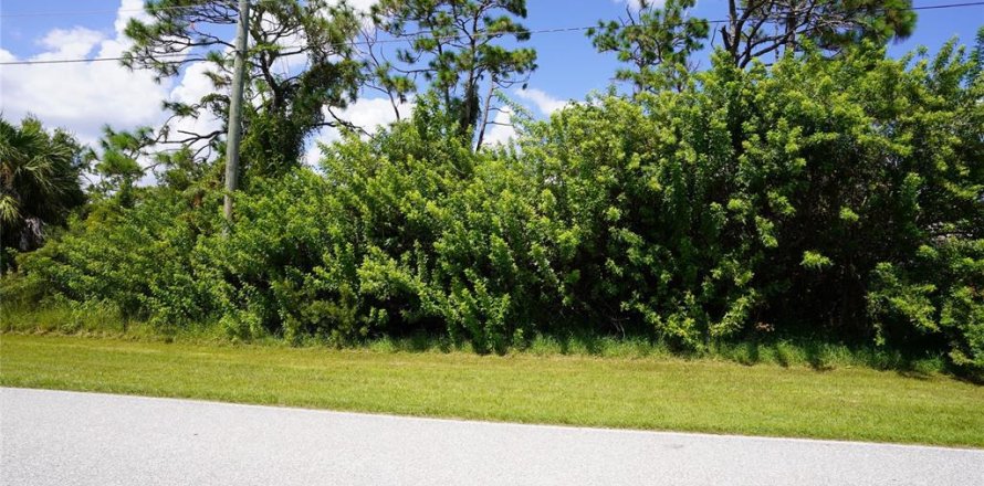 Terrain à Port Charlotte, Floride № 1376937