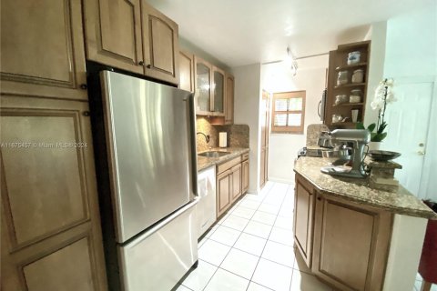 Condo in Deerfield Beach, Florida, 2 bedrooms  № 1401212 - photo 2