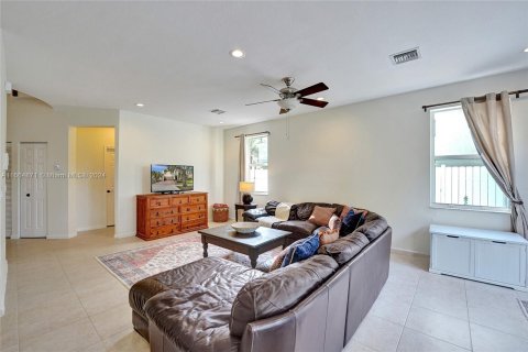 Casa en venta en Pembroke Pines, Florida, 5 dormitorios, 290.23 m2 № 1401181 - foto 30