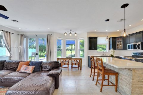 Casa en venta en Pembroke Pines, Florida, 5 dormitorios, 290.23 m2 № 1401181 - foto 28