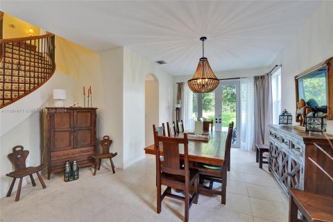 Casa en venta en Pembroke Pines, Florida, 5 dormitorios, 290.23 m2 № 1401181 - foto 13