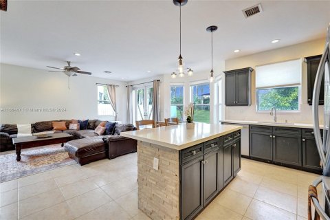 Casa en venta en Pembroke Pines, Florida, 5 dormitorios, 290.23 m2 № 1401181 - foto 23