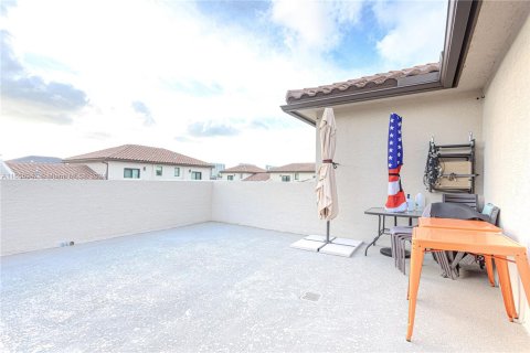 Townhouse in URBANA in Doral, Florida 3 bedrooms, 219.81 sq.m. № 1381635 - photo 30