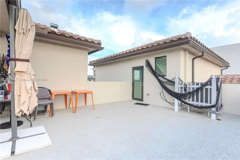 Townhouse in URBANA in Doral, Florida 3 bedrooms, 219.81 sq.m. № 1381635 - photo 29