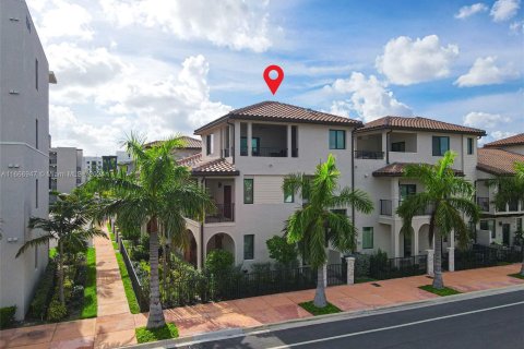 Townhouse in URBANA in Doral, Florida 3 bedrooms, 219.81 sq.m. № 1381635 - photo 1