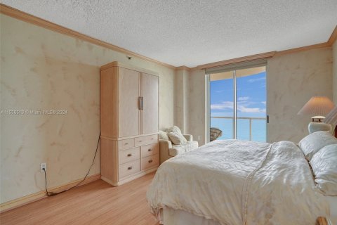 Condominio en venta en Surfside, Florida, 3 dormitorios, 190.45 m2 № 1080193 - foto 23
