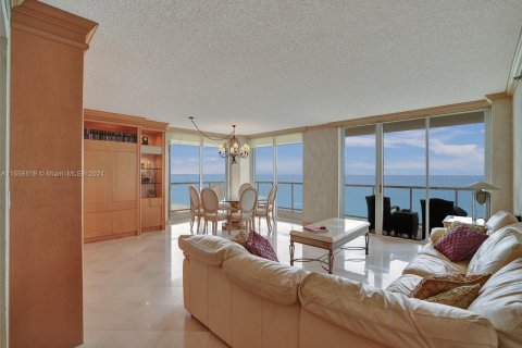 Condominio en venta en Surfside, Florida, 3 dormitorios, 190.45 m2 № 1080193 - foto 15
