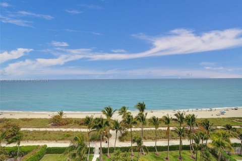 Condominio en venta en Surfside, Florida, 3 dormitorios, 190.45 m2 № 1080193 - foto 5