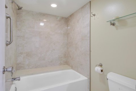 Condominio en venta en Delray Beach, Florida, 2 dormitorios, 128.3 m2 № 1077423 - foto 9