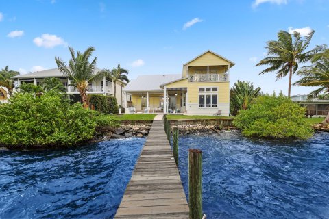 Villa ou maison à vendre à Palm City, Floride: 4 chambres, 283.07 m2 № 1077426 - photo 5