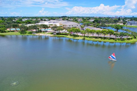 Condo in West Palm Beach, Florida, 2 bedrooms  № 1061382 - photo 16