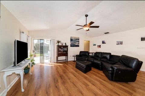 Casa en venta en Brandon, Florida, 2 dormitorios, 130.99 m2 № 1051882 - foto 3