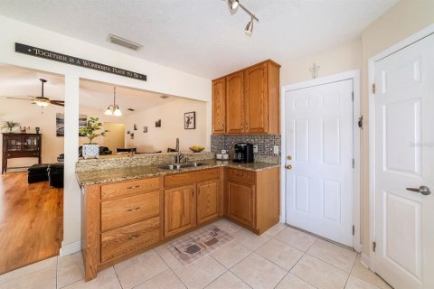 Villa ou maison à vendre à Brandon, Floride: 2 chambres, 130.99 m2 № 1051882 - photo 5