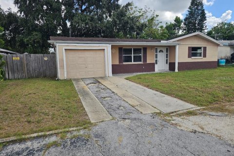 House in Holiday, Florida 3 bedrooms, 107.4 sq.m. № 1403727 - photo 1