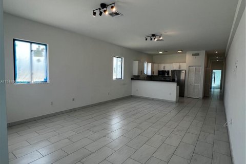 Townhouse in West Park, Florida 3 bedrooms № 1075542 - photo 30