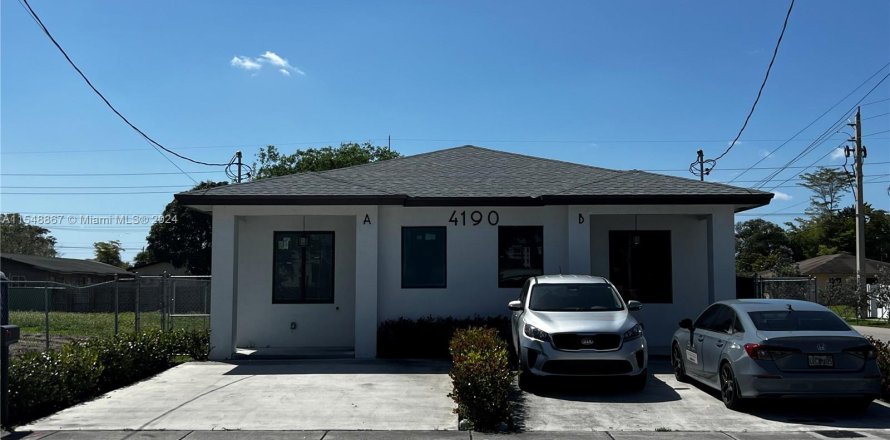 Townhouse in West Park, Florida 3 bedrooms № 1075542