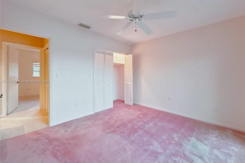 Adosado en venta en Miami Lakes, Florida, 3 dormitorios, 162.21 m2 № 1075543 - foto 5