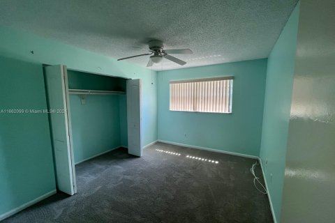 Casa en alquiler en Mangonia Park, Florida, 3 dormitorios, 141.86 m2 № 1370701 - foto 10