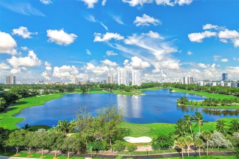 Condo in Aventura, Florida, 2 bedrooms  № 1370662 - photo 9