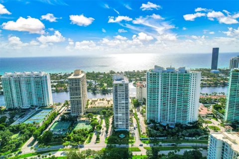 Condo in Aventura, Florida, 2 bedrooms  № 1370662 - photo 8