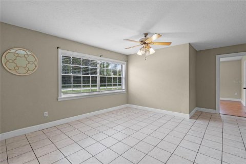 House in Deltona, Florida 3 bedrooms, 215.9 sq.m. № 1350224 - photo 7