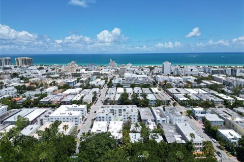 Condo in Miami Beach, Florida, 1 bedroom  № 1231062 - photo 2