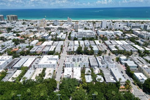 Condo in Miami Beach, Florida, 1 bedroom  № 1231062 - photo 1