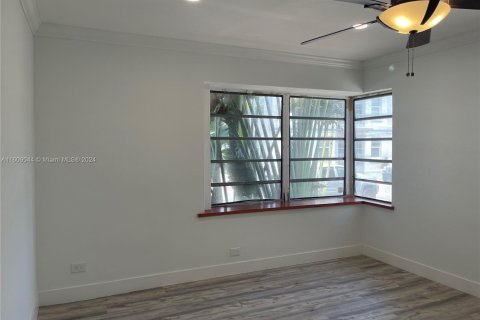 Condo in Miami Beach, Florida, 1 bedroom  № 1231062 - photo 14