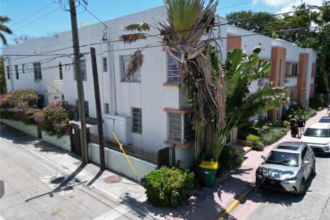 Condo in Miami Beach, Florida, 1 bedroom  № 1231062 - photo 12