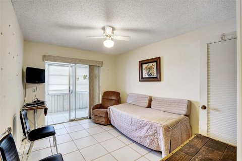 Condo in Deerfield Beach, Florida, 2 bedrooms  № 1038306 - photo 22