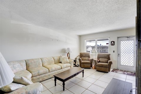 Condo in Deerfield Beach, Florida, 2 bedrooms  № 1038306 - photo 8