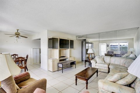 Condo in Deerfield Beach, Florida, 2 bedrooms  № 1038306 - photo 9