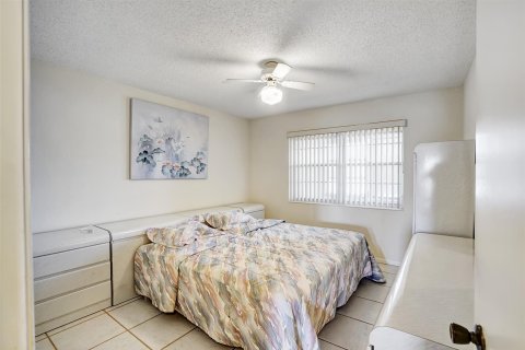 Copropriété à vendre à Deerfield Beach, Floride: 2 chambres, 76.92 m2 № 1038306 - photo 17