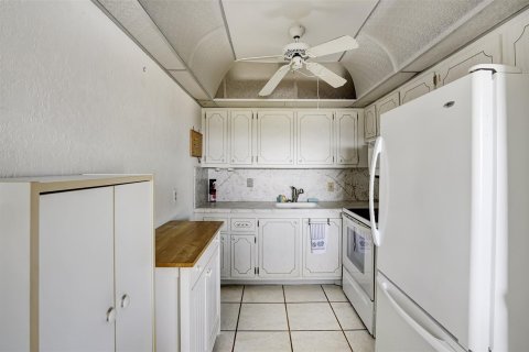 Condo in Deerfield Beach, Florida, 2 bedrooms  № 1038306 - photo 12