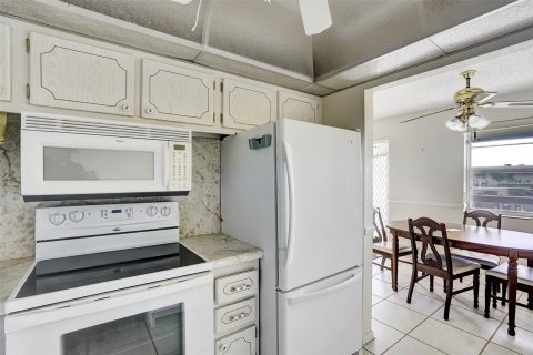 Copropriété à vendre à Deerfield Beach, Floride: 2 chambres, 76.92 m2 № 1038306 - photo 11