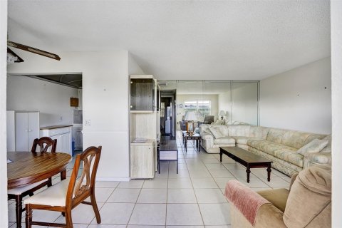 Condo in Deerfield Beach, Florida, 2 bedrooms  № 1038306 - photo 14