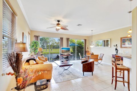 Townhouse in Palm Beach Gardens, Florida 3 bedrooms, 158.86 sq.m. № 1031605 - photo 3
