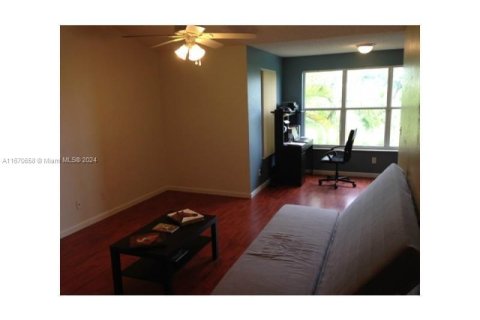 Condo in Sunrise, Florida, 1 bedroom  № 1389825 - photo 3