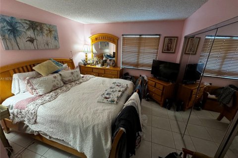 Condo in Miami, Florida, 3 bedrooms  № 1389781 - photo 19