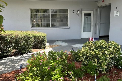 Condominio en venta en Saint Petersburg, Florida, 1 dormitorio, 77.57 m2 № 1246617 - foto 1