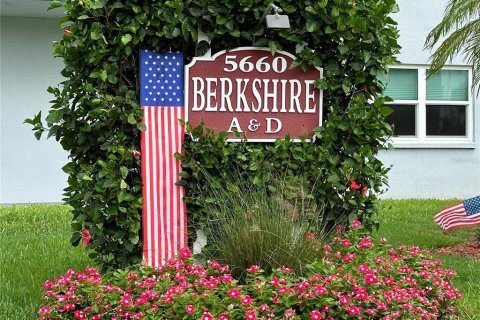 Condo in Saint Petersburg, Florida, 1 bedroom  № 1246617 - photo 2