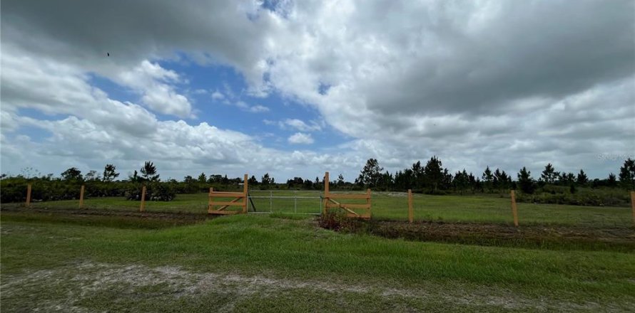 Land in Okeechobee, Florida № 1246616