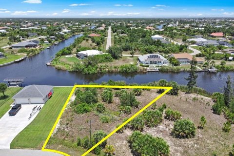 Terreno en venta en Port Charlotte, Florida № 1248797 - foto 1