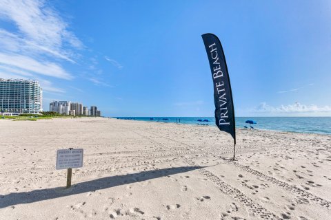 Condominio en venta en Riviera Beach, Florida, 2 dormitorios, 196.49 m2 № 1227016 - foto 2