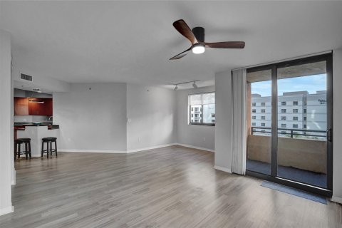 Condo in Fort Lauderdale, Florida, 3 bedrooms  № 1225912 - photo 18